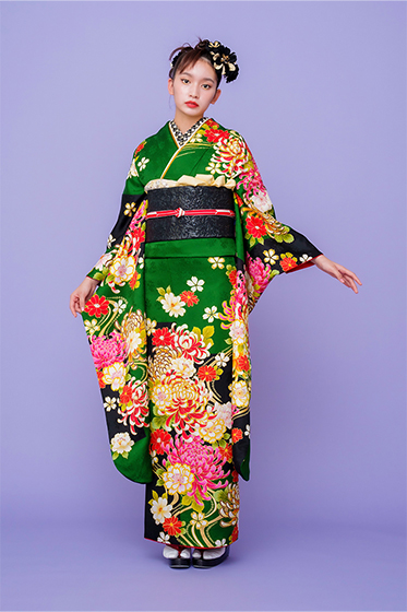 【正絹 京友禅】初々しくハッとするほど美しい若竹色に、鮮やかな菊の花を配したモードで華やかな一着