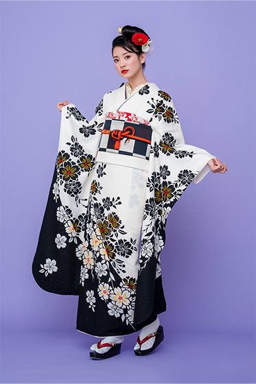 【正絹 京友禅】白地に黒の桜が舞うモードでシンプルな振袖で、凛とした20歳の美しさを表現