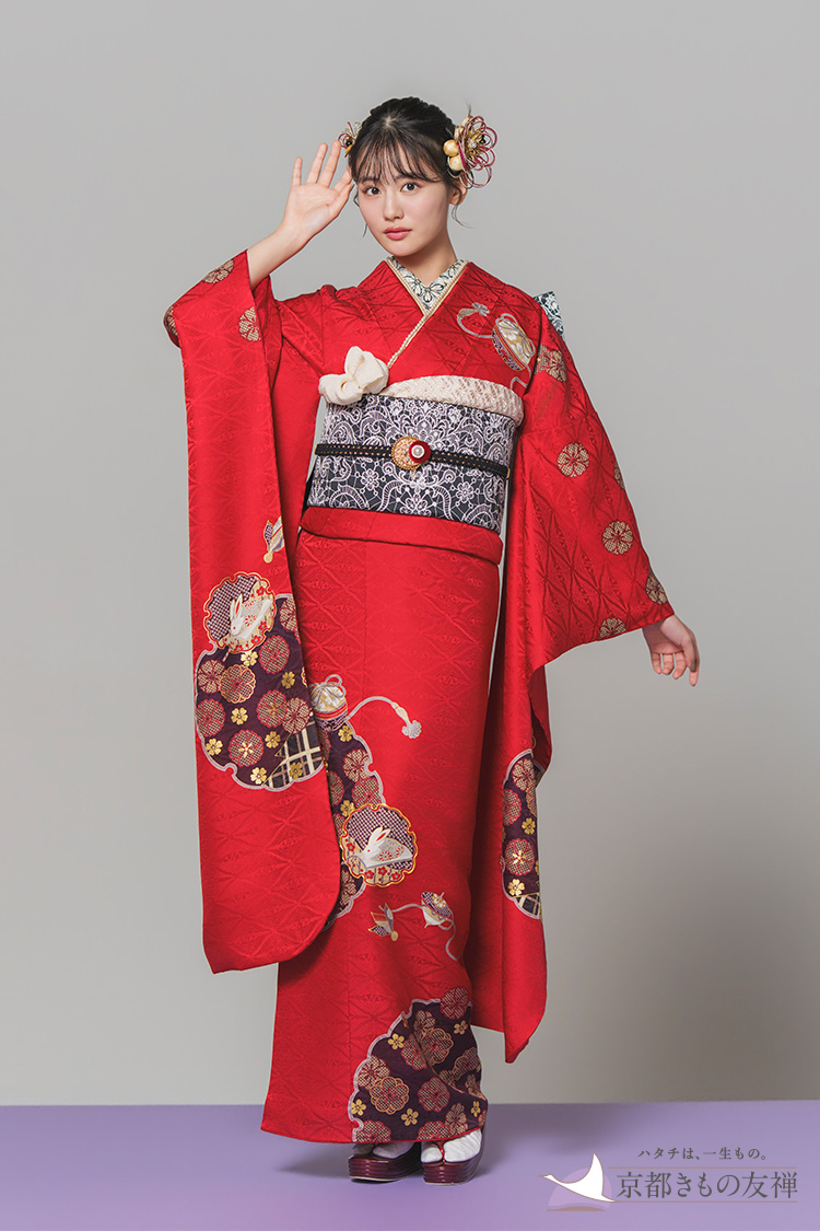 【新品振袖/京友禅】【赤】伝統を感じさせる赤とインパクトのある雪輪文様で、モードな存在感を放って / 1枚目