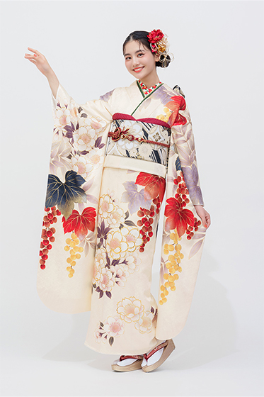 【新品/京友禅】数ある吉祥文様の中でもとりわけ縁起の良い、桜・ツタ葡萄の振袖