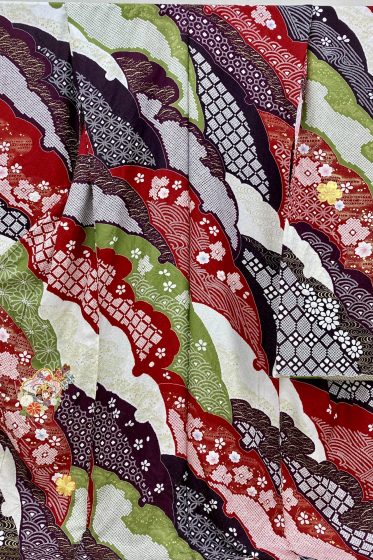 古典　金駒刺繍振袖