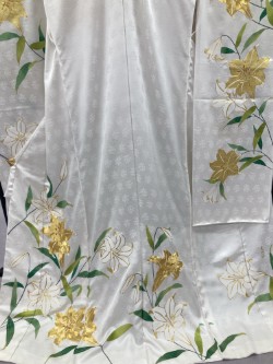 振袖　ゆり柄　総刺繍