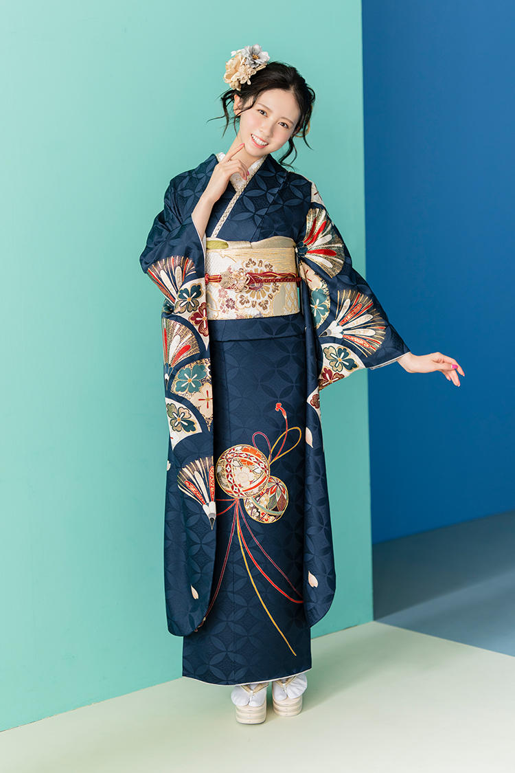N-855◇美品 正絹 着物 推し色 無地 振袖 正統派古典 ピンク/淡い色 牡丹柄 吉澤織物/最高級金彩手描友禅