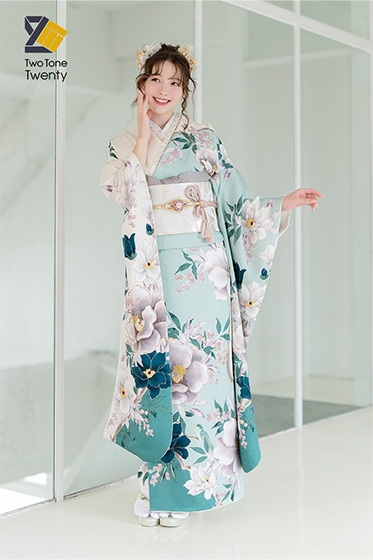 【新品/京友禅】【オリジナルブランド】白×ミントグリーンの組み合わせが爽やかで、淡い色味の花々とのバランスが美々しい一着