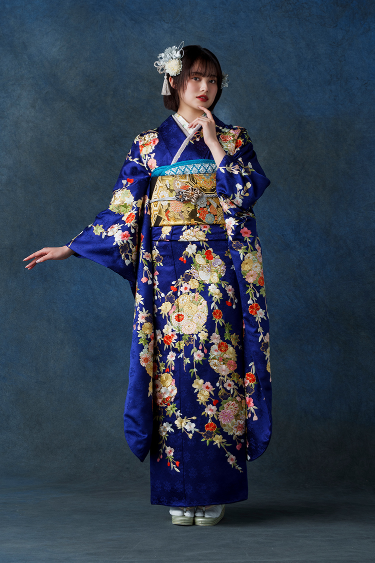 No.606014 【新品振袖/総刺繍 尾峨佐染繍】【紺・青】気品ある濃紺に 