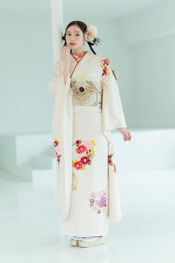 No.1047 【新品/京友禅】やわらかなアイボリーの地色に優しい色