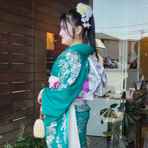 着物のアドバイスを丁寧にして頂き、店員さんの対応に感謝です。