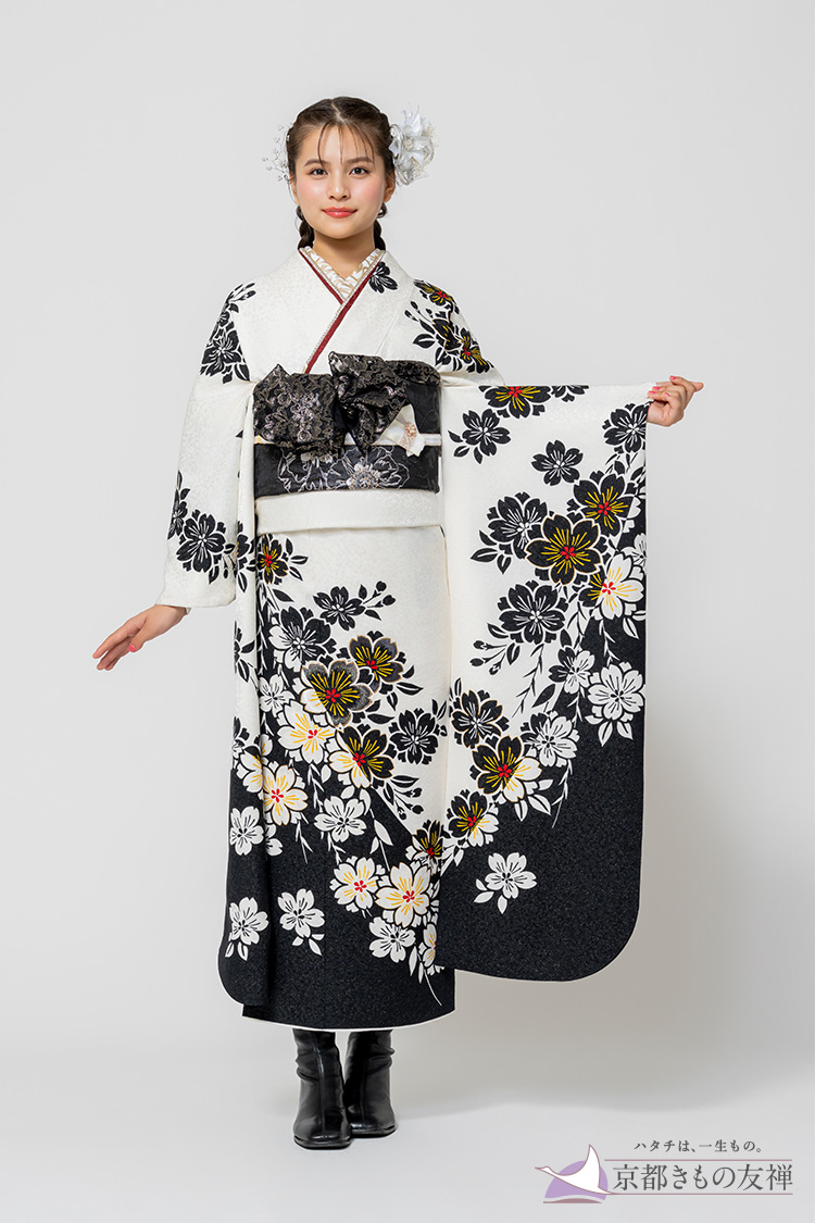 【新品振袖/京友禅】【白】洗練された白と黒のモノトーンに咲く大胆な桜柄が、クールで現代的な美しさを引き立てるモードスタイルの振袖 / 2枚目