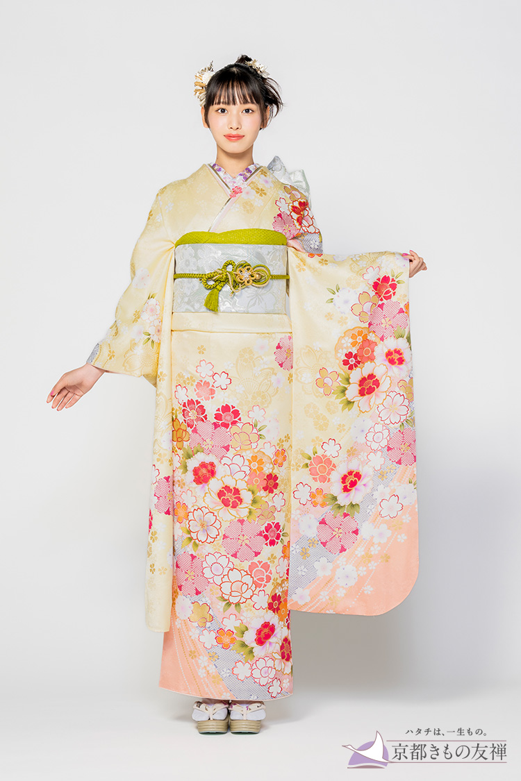 【お仕立上り振袖/京友禅】【クリーム】優しげなクリーム地にピンクや赤の花々が彩る、ふんわり甘い可憐なフェミニンスタイル / 2枚目