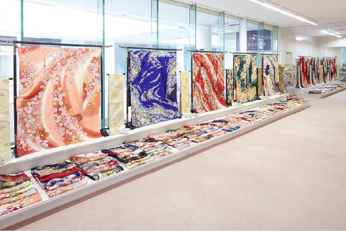 こだわりの一着を選んで欲しいから常時2,000点以上の圧倒的商品量